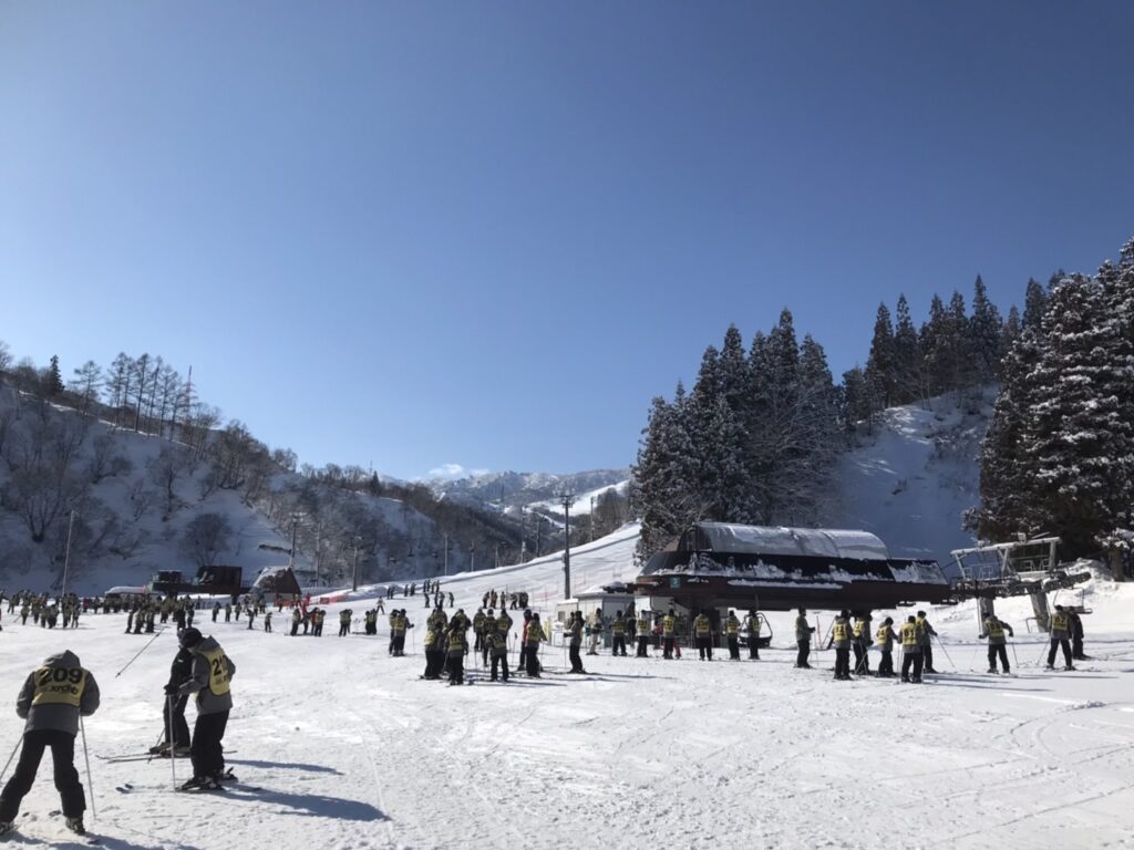 １年生がスキー授業に行ってきました。