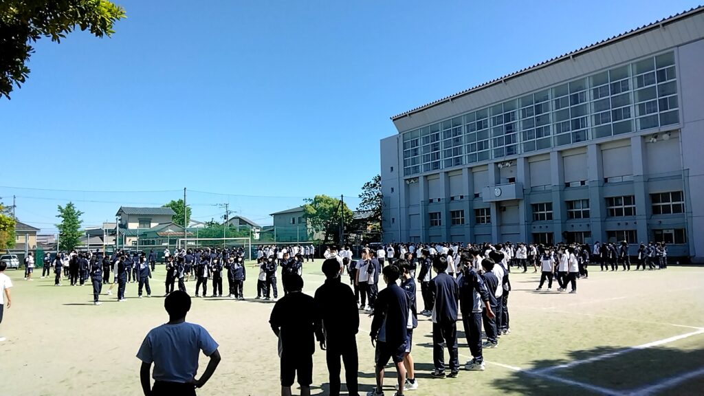 体育祭に向けた応援練習が始まりました。