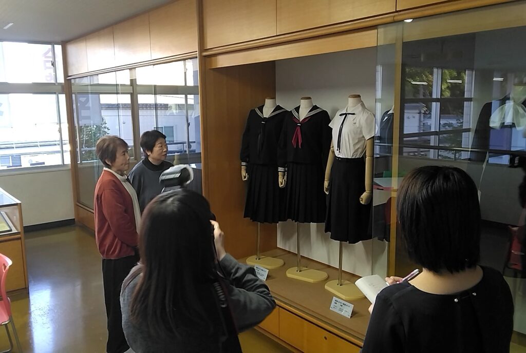 新潟日報さんから制服について取材を受けました。