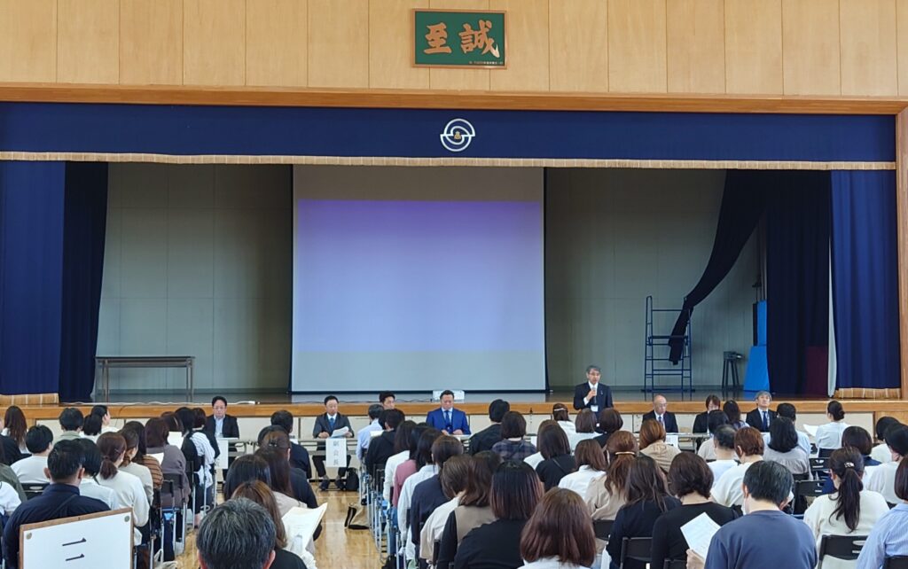 保護者会総会をおこないました。